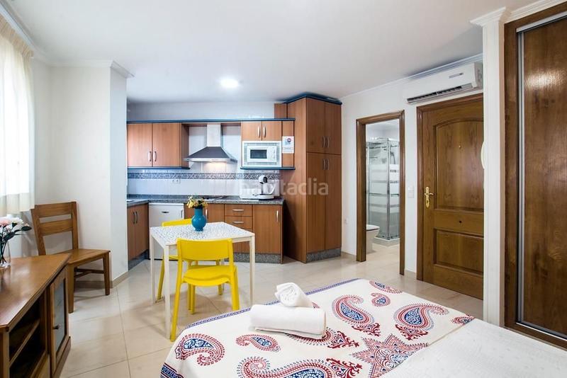 Foto 4213ad65-404f-42d3-ab35-1723b156586a. Casa a El Bajondillo Torremolinos