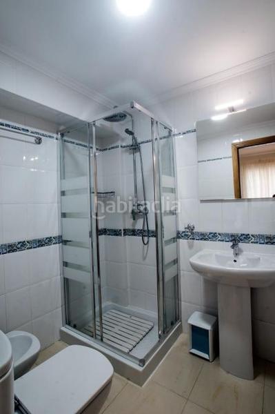 Foto a4a44ad0-ec35-4cac-82a3-d5bb2fd00a45. Casa a El Bajondillo Torremolinos