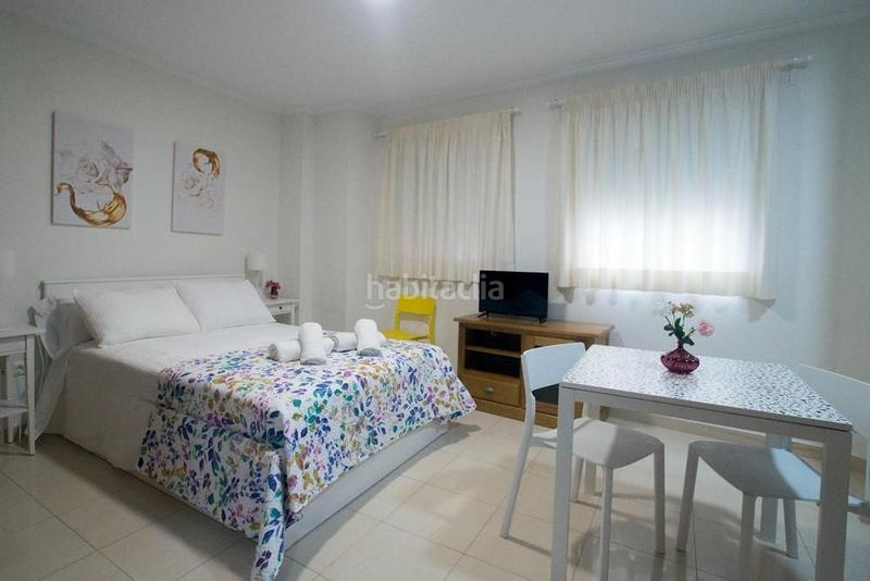 Foto aeca2d2d-71d6-42e9-8bd1-a94c81d32773. Casa a El Bajondillo Torremolinos