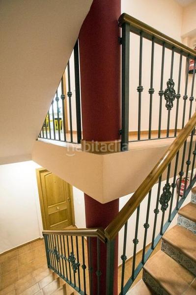 Foto e3b4d5c7-2bb9-4e0d-8fd0-1d64a8b31e85. Casa a El Bajondillo Torremolinos