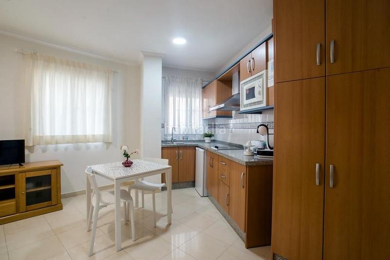 Foto fd87b258-f96c-46e0-b160-f51d21e06f1a. Casa a El Bajondillo Torremolinos