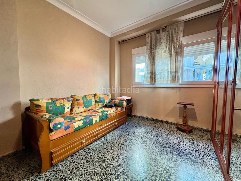 Foto 55a8e024-5588-4acb-846d-32e768086e13. Casa adosada  de 3 plantas en el molinillo en Málaga