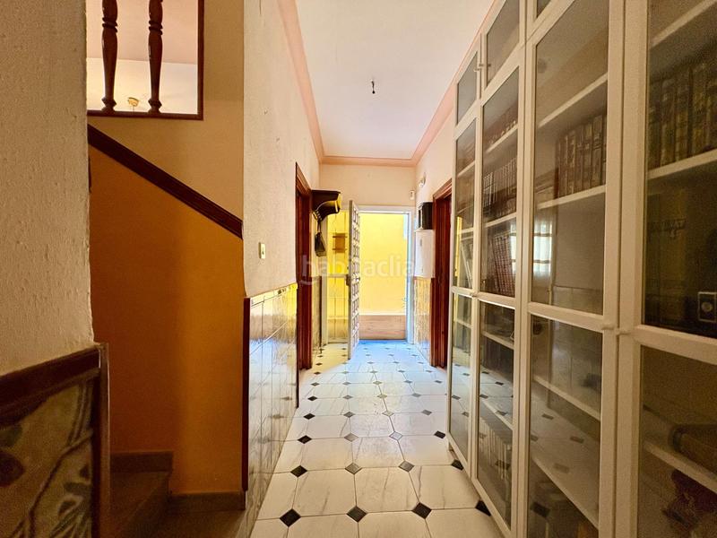 Foto 8b6f97ce-c61a-4e2f-99dd-118e2c0841ed. Casa adosada  de 3 plantas en el molinillo en Málaga
