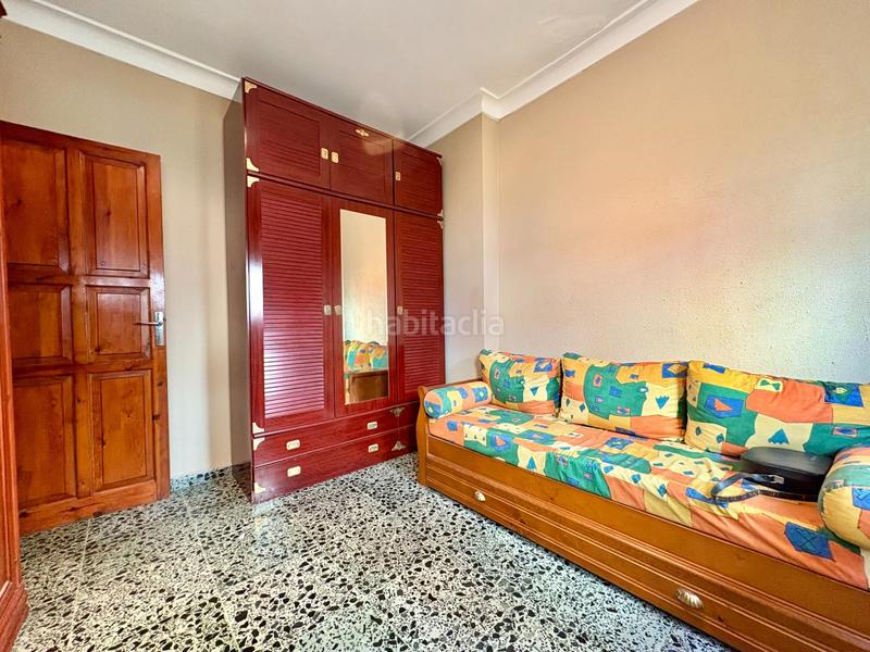 Foto b8a10519-3b47-4ae4-90f2-54988a4bb797. Casa adosada  de 3 plantas en el molinillo en Málaga