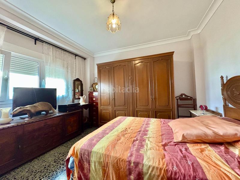 Foto d156d347-0106-4727-921c-79d1f3fc1612. Casa adosada  de 3 plantas en el molinillo en Málaga