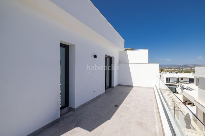 Foto 3e75fa10-4efc-4c34-9df8-f9c7e3fabd80. Casa aparellada amb calefacció aparcament piscina a Alhaurín de la Torre