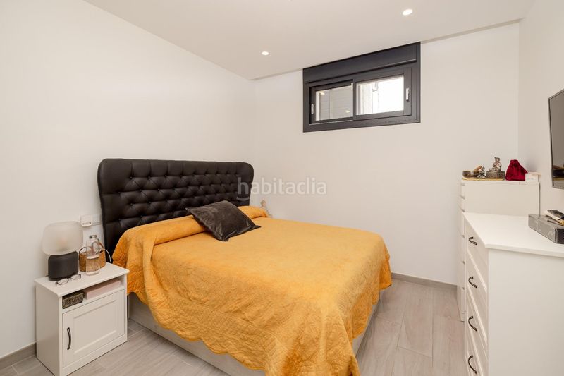 Foto 4d199e00-7d6d-4788-922c-0c28fb781142. Casa aparellada amb calefacció aparcament piscina a Alhaurín de la Torre