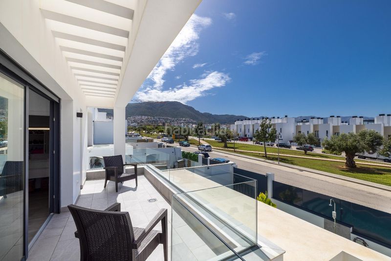 Foto d05d1b67-9dd6-4701-bbda-3ee01e16047a. Casa aparellada amb calefacció aparcament piscina a Alhaurín de la Torre