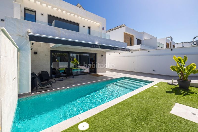 Foto f2ff6504-6ec9-4d3f-978b-c0715bb31e1e. Casa aparellada amb calefacció aparcament piscina a Alhaurín de la Torre