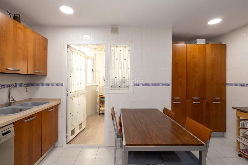 Foto de8d775f-e24e-4413-9252-b0b11ac3d5e1. Pis amb calefacció aparcament piscina a Paseo Marítimo Oeste - Pacífico Málaga