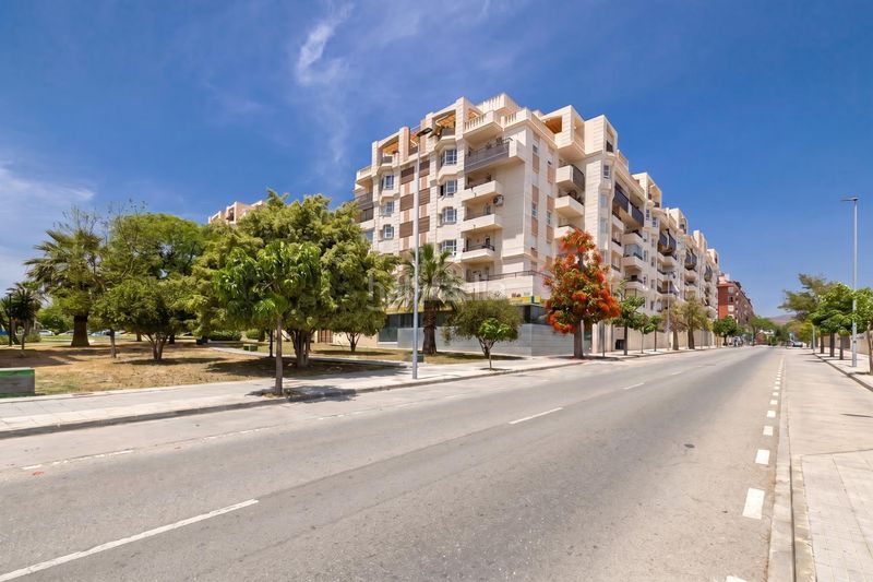 Foto 55ce72c0-3f53-4324-899c-cdfe5e4effd2. Pis amb aparcament piscina a Teatinos Málaga