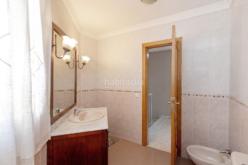 Foto 906da0d4-b2bd-4215-a182-3ce8d4662984. Casa aparellada amb aparcament a San Alberto - La Alcubilla - Florisol Málaga