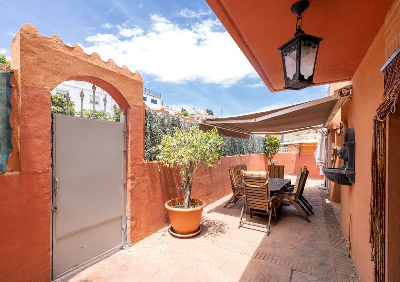 Foto be592129-7c80-4cce-b7ad-14eead271b5e. Casa aparellada amb aparcament a San Alberto - La Alcubilla - Florisol Málaga