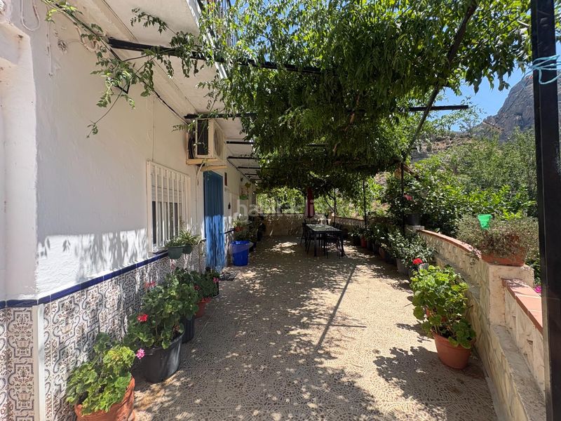 Foto 56c4b997-df1a-483d-b0e3-9bdb4f617437. Casa aparellada a Ardales