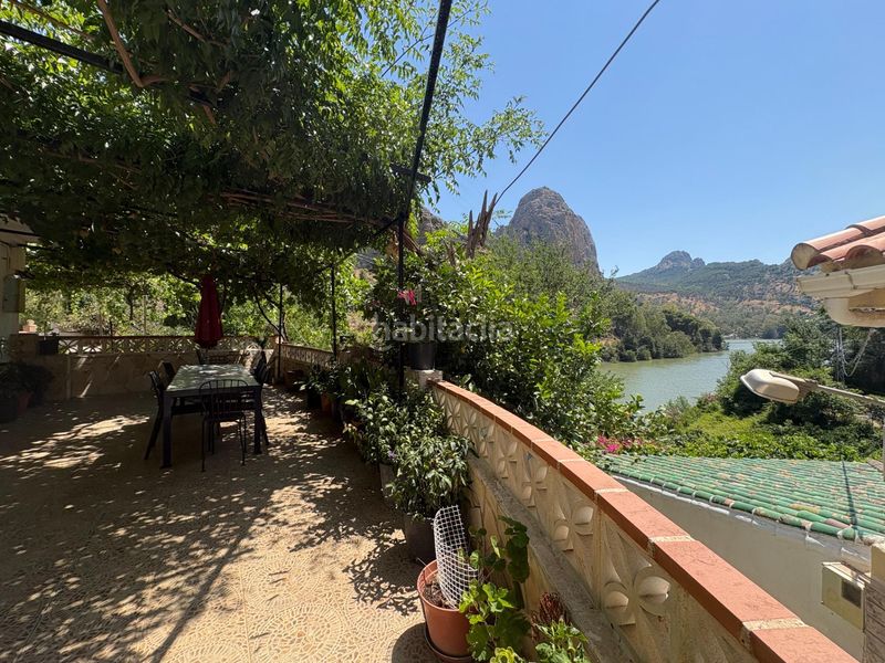 Foto d74e1f68-91b3-4045-8b6e-ee29d135c020. Casa aparellada a Ardales