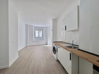 Flat  Calle juan del encina. Estudio a estrenar en zona molinillo