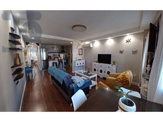 Pis a Calle junto a plaza salvador