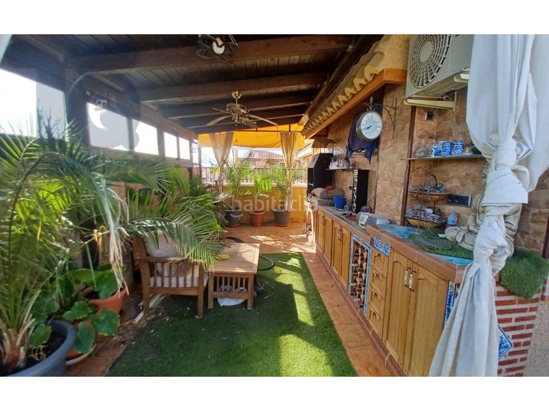 Foto afd36814-e5a1-4f50-91ba-e5fa7641a906. Àtic amb aparcament piscina a Atarfe