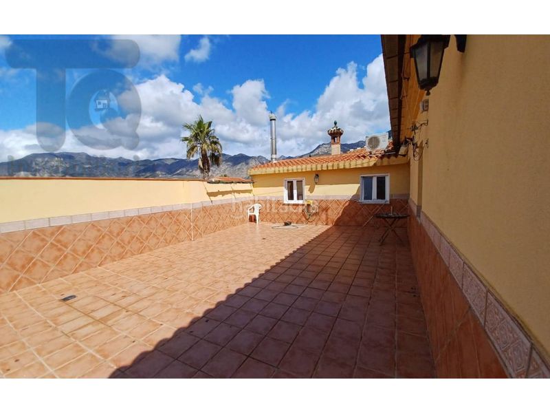 Foto 78579f81-7107-4c83-a41d-b6fb44ef116b. Casa adossada amb calefacció aparcament a Dúrcal