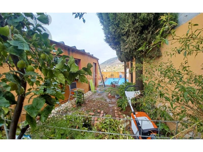 Foto cdb59182-42fb-4f80-8664-66350b689067. Masia amb piscina a Alfacar