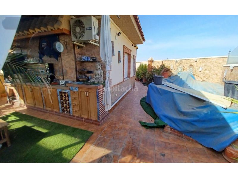 Foto c766cdf7-45c5-484b-961a-aed30190df98. Àtic amb aparcament piscina a Atarfe