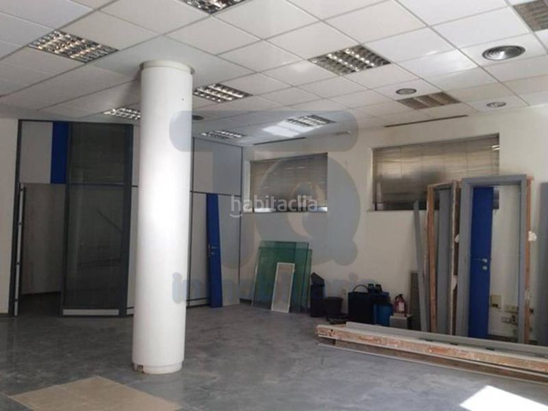 Foto dd5f1c4b-dbd2-45c5-badd-f6c0a49d1ebd. Edificio  en venta en Guadix