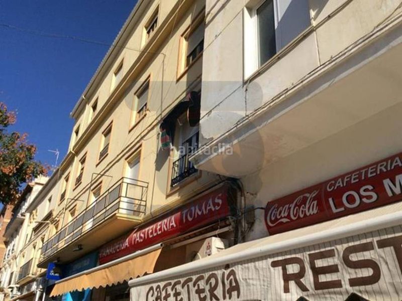 Foto f9cf53b8-72b2-4bd9-8601-8c53a6a4ff46. Edificio in Guadix