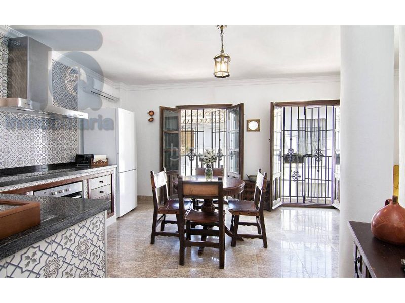 Foto 1edf7e21-1337-4946-9680-af8438a7f24f. Casa pareada  en venta en San Ildefonso hospital real18010 en Granada
