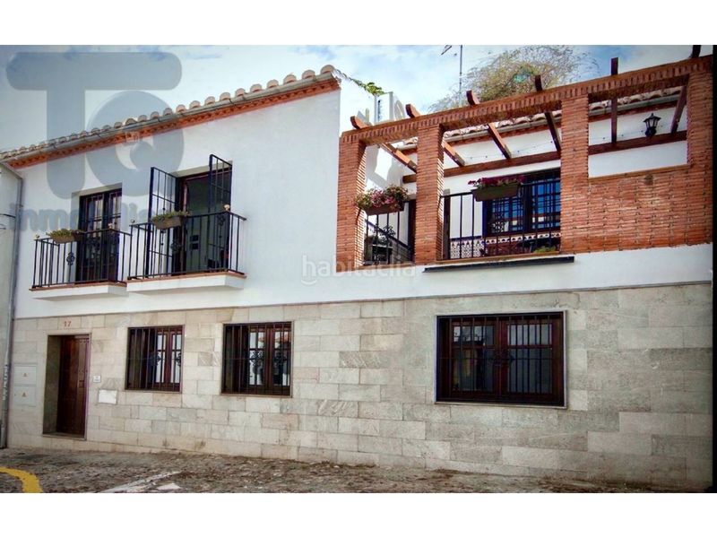 Foto b8baa6b2-e724-4d6d-9be5-8bdebea82395. Casa pareada  en venta en San Ildefonso hospital real18010 en Granada