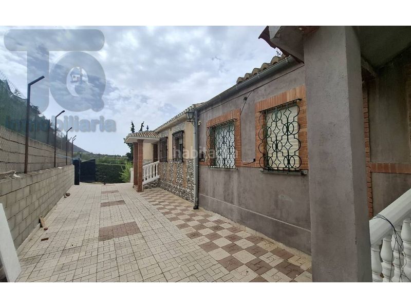 Foto d411f5fe-f9a9-4e64-9357-586703e7232b. Masia amb aparcament piscina a Cogollos de la Vega