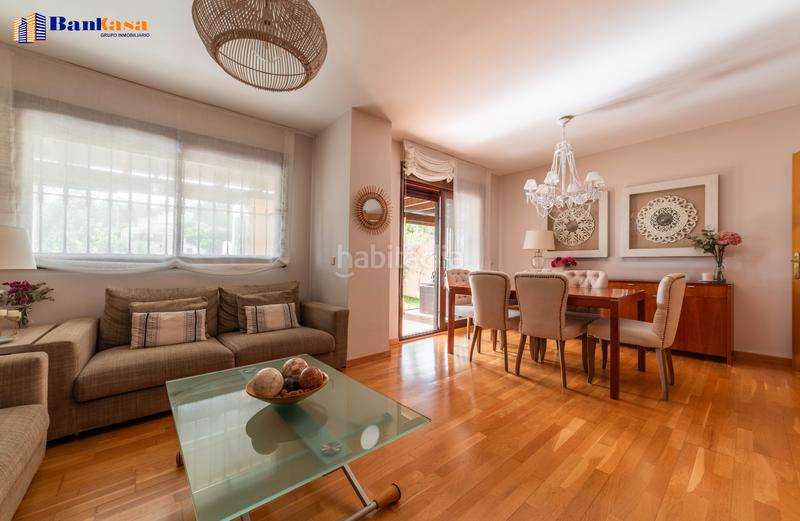 Foto 629e1245-c8f3-46ef-8704-53fbfcd108e5. Doppelhaus mit kamin parking pool in Pinares de San Antón Málaga