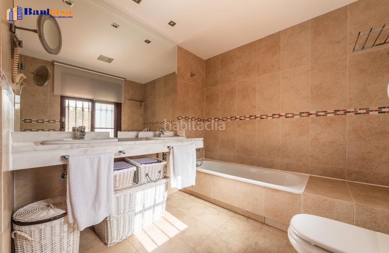 Foto 9b856e4f-a819-49b2-9bb6-65c006feb18a. Doppelhaus mit kamin parking pool in Pinares de San Antón Málaga