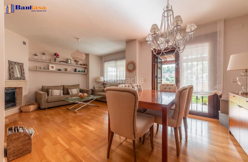 Foto 9bee25d3-148b-4633-8682-de65a14670fc. Doppelhaus mit kamin parking pool in Pinares de San Antón Málaga