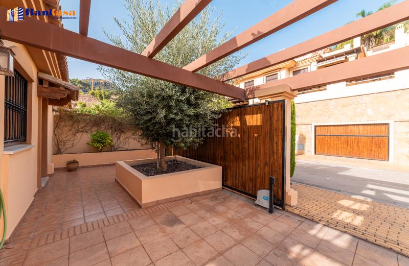 Foto b659bb82-c0d7-495a-97c8-3dbc693f941e. Doppelhaus mit kamin parking pool in Pinares de San Antón Málaga