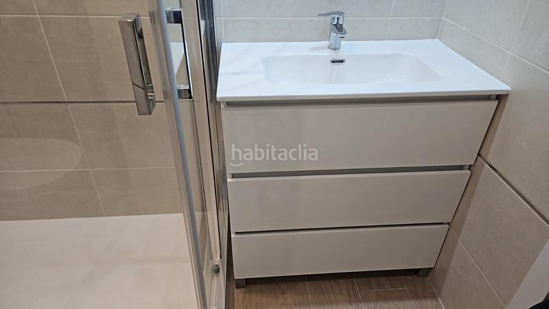 Foto 5c7b2f9b-69cb-400d-abcc-11732a3b2325. Alquiler piso ?? alquiler de apartamento acogedor – edificio scala 2000 (junto a el corte inglés) en Málaga