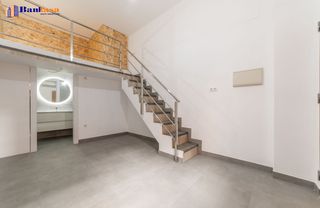 Local Comercial a La Luz - El Torcal. Local recién reformado junto a la parada de metro de la luz – la