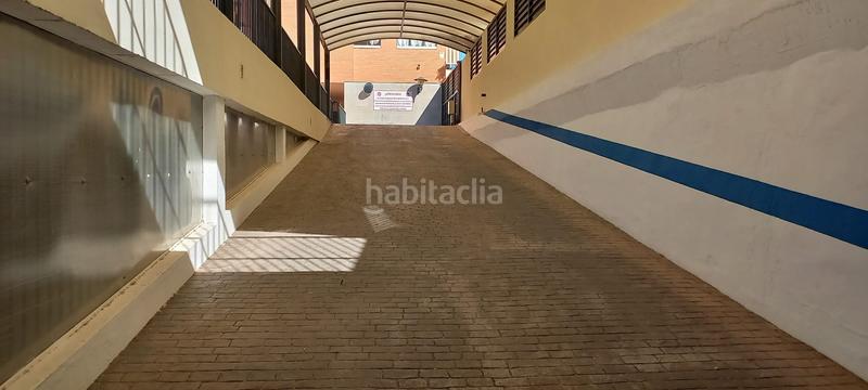 Foto 4c2a87c8-849b-40aa-954f-eaa2b378d5bc. Parking coche en avenida alicia larrocha 17 se vende aparcamiento en parque litoral en Málaga