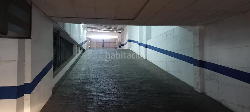 Foto aee2376b-c8f3-4499-bc28-bf472580007c. Parking coche en avenida alicia larrocha 17 se vende aparcamiento en parque litoral en Málaga