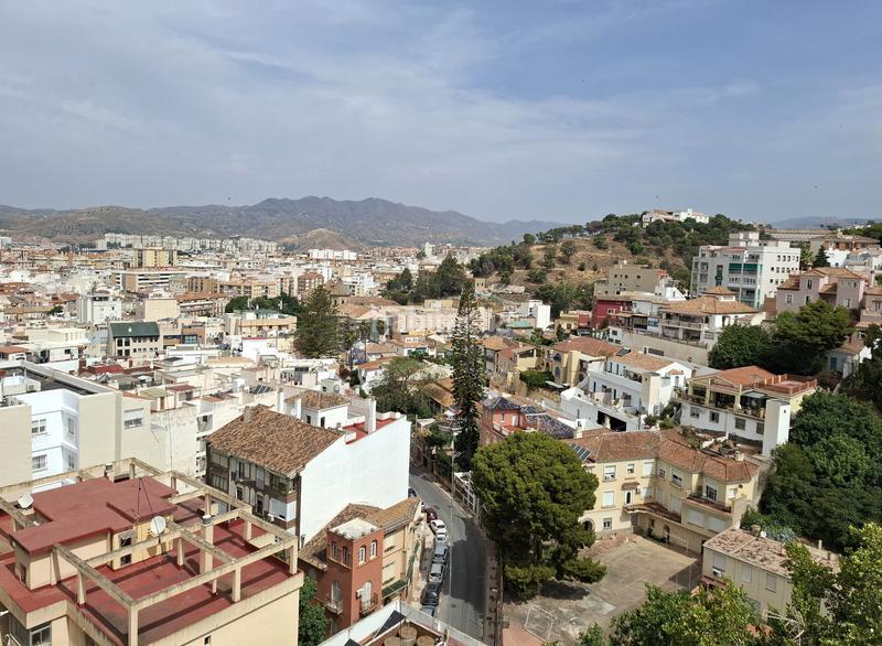 Foto 1d1f8dbe-96a5-4590-b686-19534ddf7acf. Piso en Gibralfaro Málaga