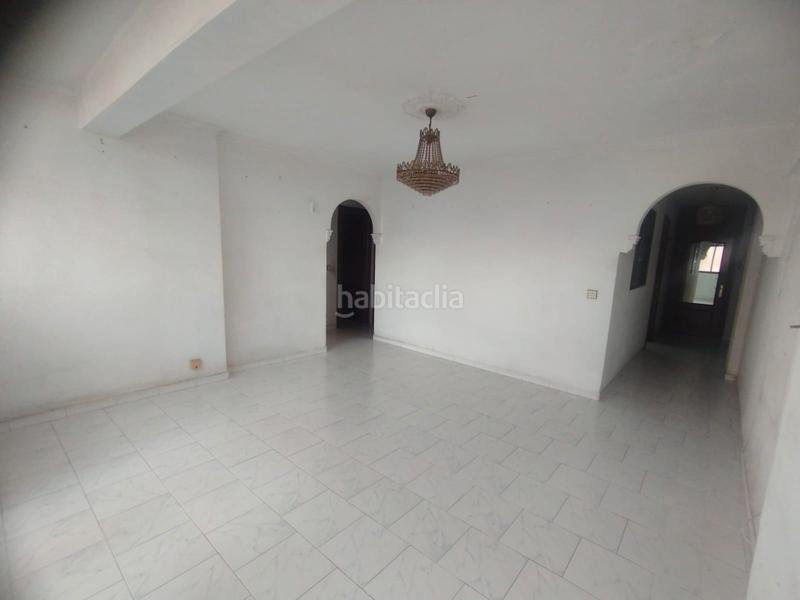 Foto a3bb4081-0877-4d3f-b9b6-1853e16c9351. Piso en calle goya 6 en Parque Ayala - Jardín de la Abadía - Huelín Málaga