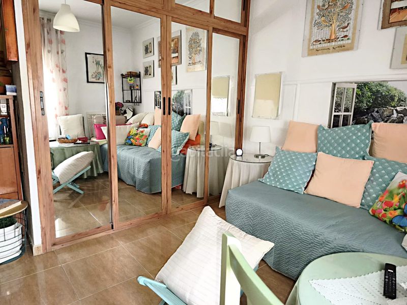 Foto b8bd4457-994d-4965-8bca-7da6396ff9ec. Pis a Barrio de Ciudad Jardín Málaga