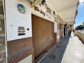 Rent Business premise in Calle puerto oncala 20. Local en alquiler en carretera de cadiz