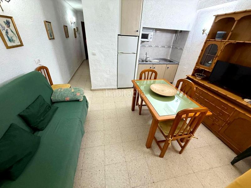 Foto b0d8f585-8433-43a8-9e59-2f4cc14d6400. Alquiler piso apartamento 1 linea de playa urb.los tres caballos torre de londres en Torremolinos