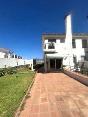 Casa aparellada  Ramn gmez de la serna. Maravilloso pareado en alhaurn de la torrelos tomillares