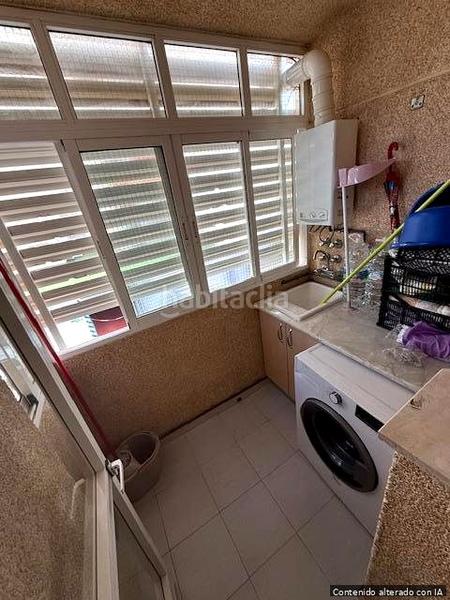 Foto d999bb02-e928-4c22-b161-2c015d508867. Piso ideal piso en teatinos colonia santa ines en Málaga