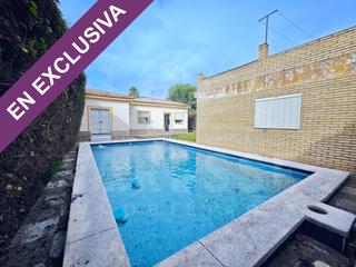 Casa  Calle haza de la hera. Chalet de 1 planta con piscina propia!!!