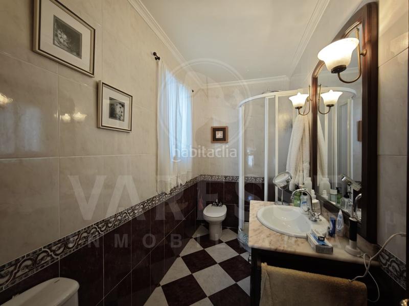 Foto a390e3cb-d4f8-4d1a-aa07-0b207344bfc9. Penthouse with parking in Camas