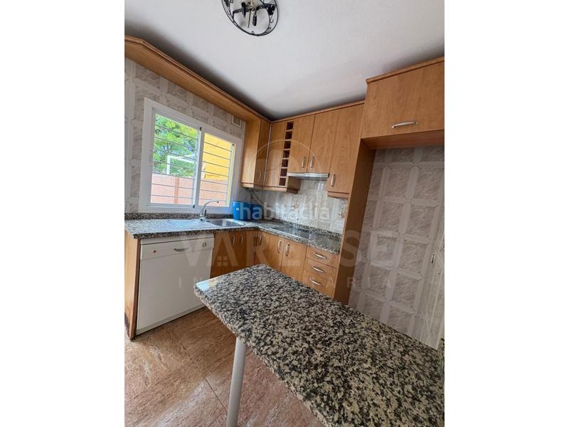 Foto 20d39d2c-2cfc-4cff-bd83-b81a87e3fbb7. Casa adosada chalet adosado con piscina comunitaria!!! en Villanueva del Ariscal