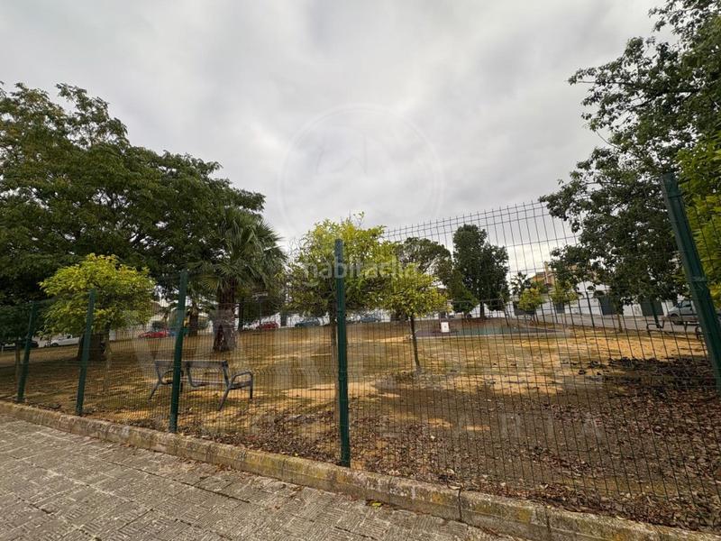 Foto 5835842d-eb69-4fb5-8e9b-8ba47f0d0263. Casa adosada chalet adosado con piscina comunitaria!!! en Villanueva del Ariscal