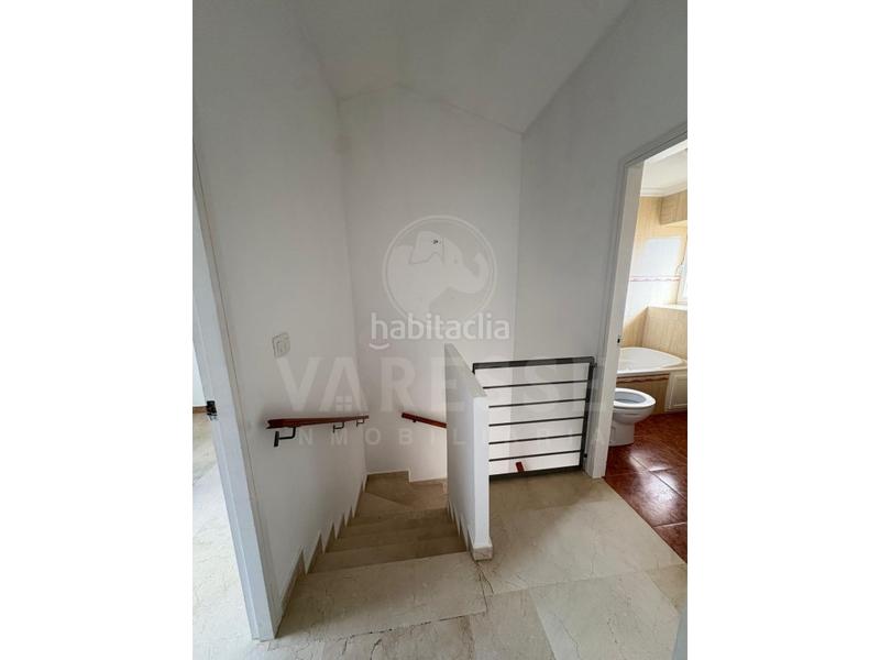 Foto 82cb8039-1df2-4436-aded-1563af0c63dd. Casa adosada chalet adosado con piscina comunitaria!!! en Villanueva del Ariscal